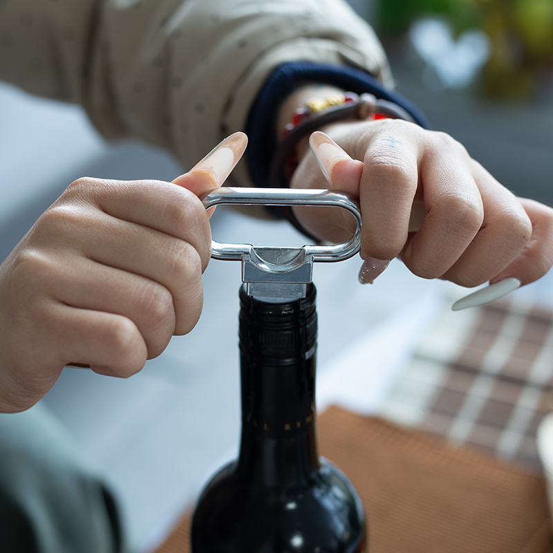 Napa Profesional lan Kolektor Anggur Milih Pembuka Botol Anggur Ekonomi Vintage?